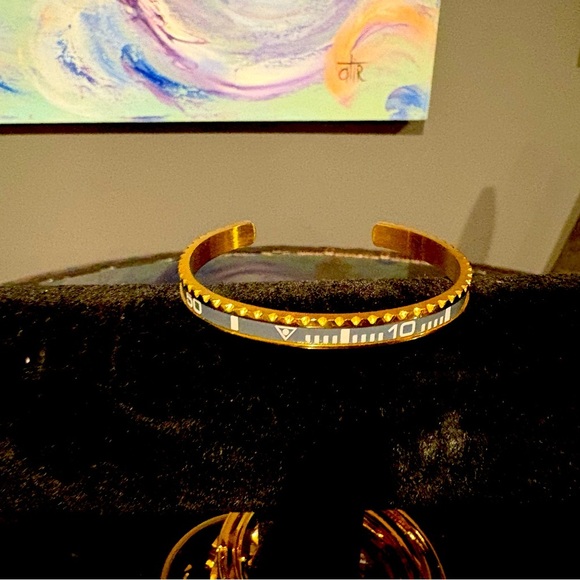 Titanium Gold Bracelets for women & ladies - Picture 3 of 4